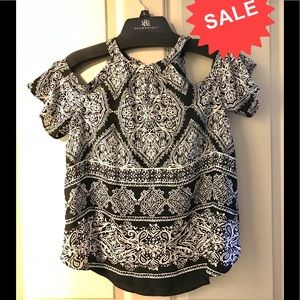 ‼️4/$15‼️Cold shoulder short sleeve top